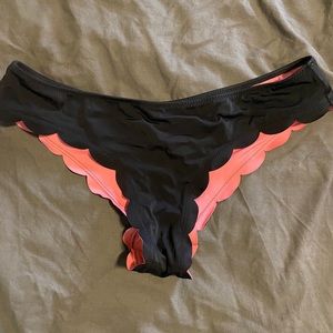 Black scalloped bikini bottom